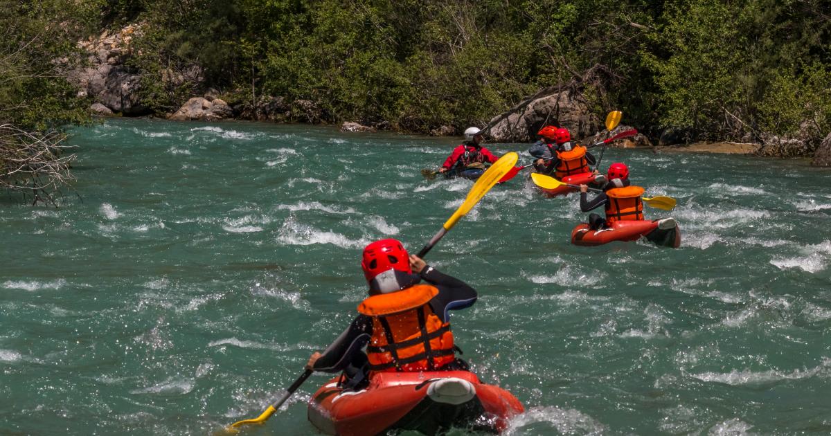 Rafting vs Canoë-Raft dans le Verdon : Comment choisir ? | Buena Vista ...